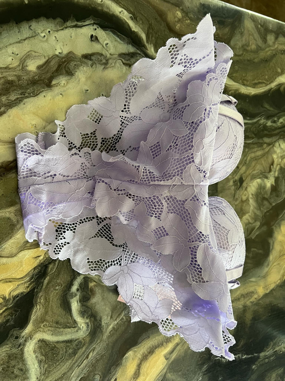 LILAC BRA AND PANTY SET SIZE MED