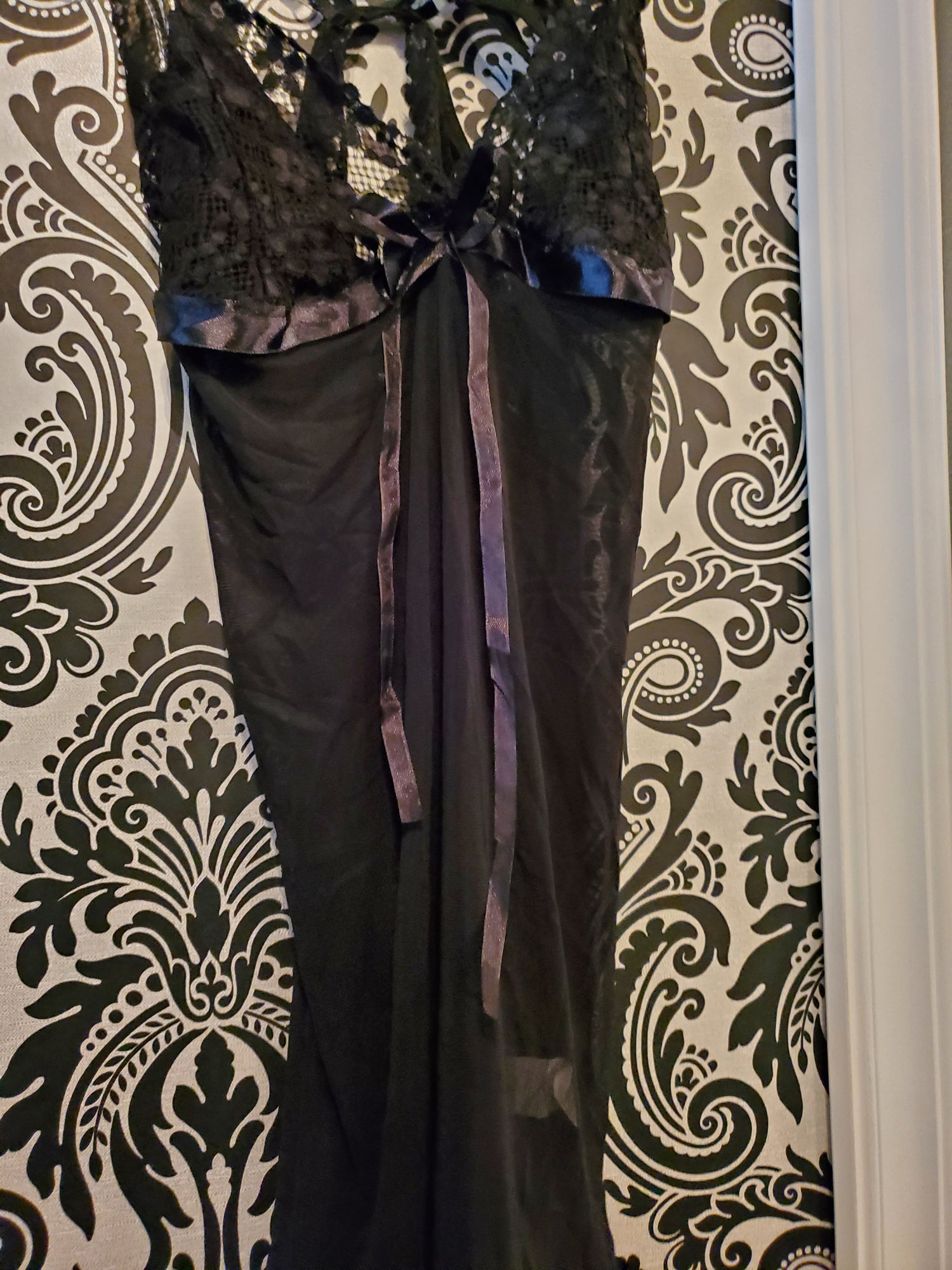 Floral and Sheer Lace Chemise in Black Small