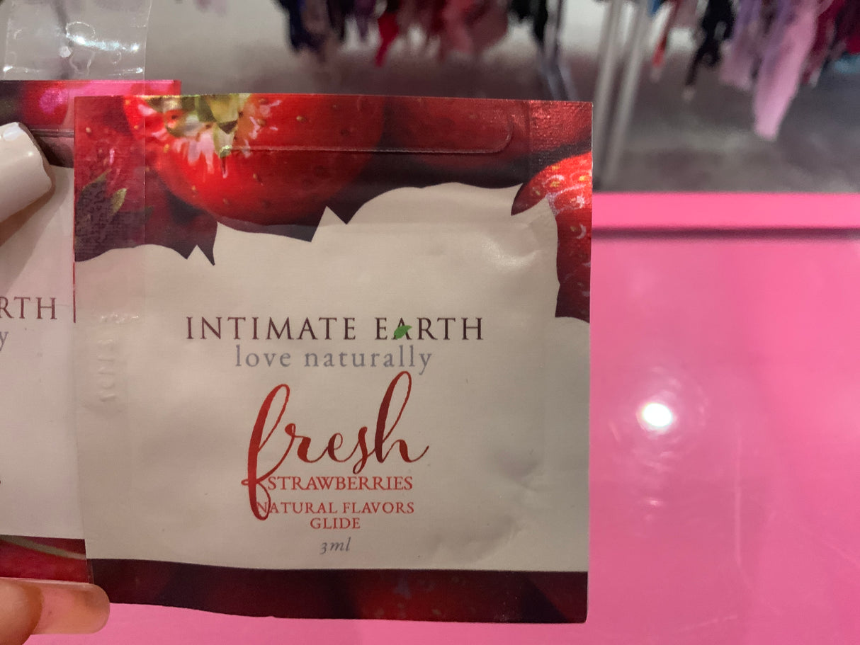 Intimate Earth Fresh Strawberries Flavoured Glide packet 3ml